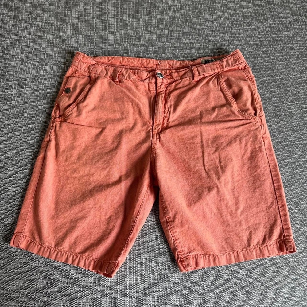CCS skinny Coral color cotton shorts men's  size 34